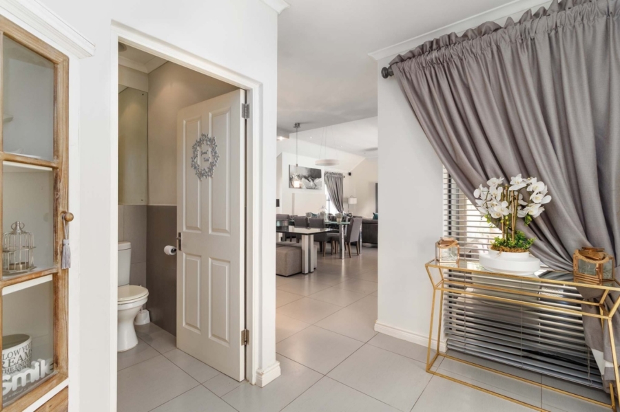 4 Bedroom Property for Sale in Bergsig Western Cape
